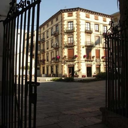 Hostal Paris Jaca Dış mekan fotoğraf
